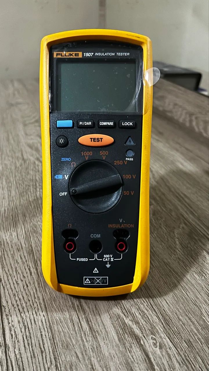 Multímetro e megometro64310776168833122