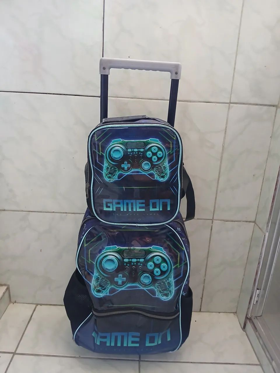 Mochila menino rodinha azul
