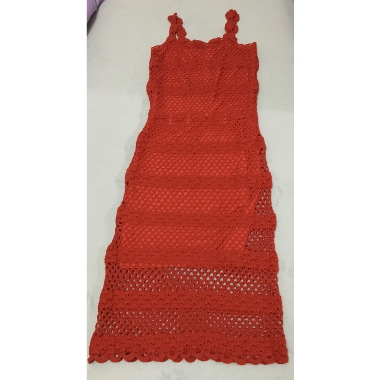 Vestido De Croche Vermelho Com Detalhes Em Rosa E Miçanga - Marca Artesanal