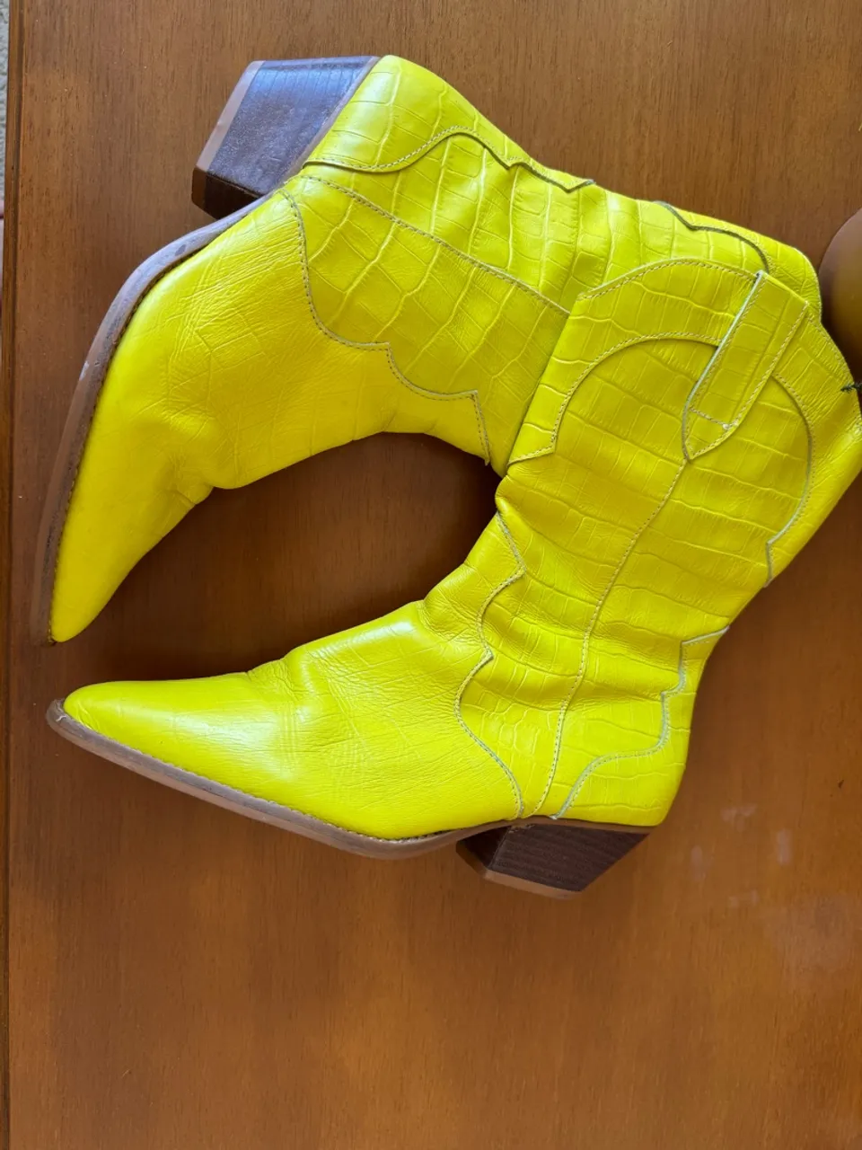 BOTA CANO MÉDIO WESTERN CROCO VERDE LUIZA BARCELOS