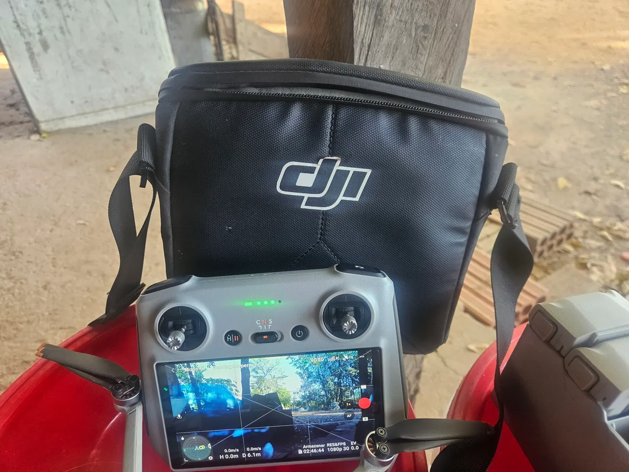 Drone DJI com controle e bateria