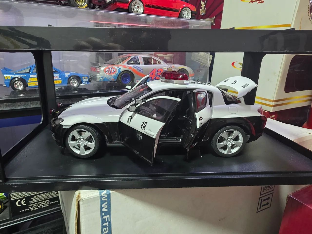 Miniatura 1:18 autoart mazda rx8 police car - Hobbies e coleções
