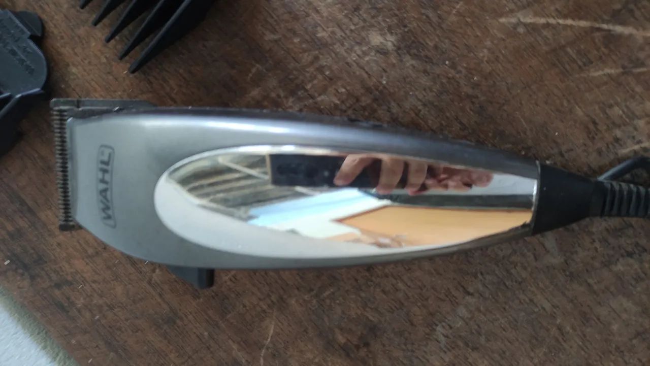 Máquina de Cortar Cabelo Wahl 220v  - Foto 2