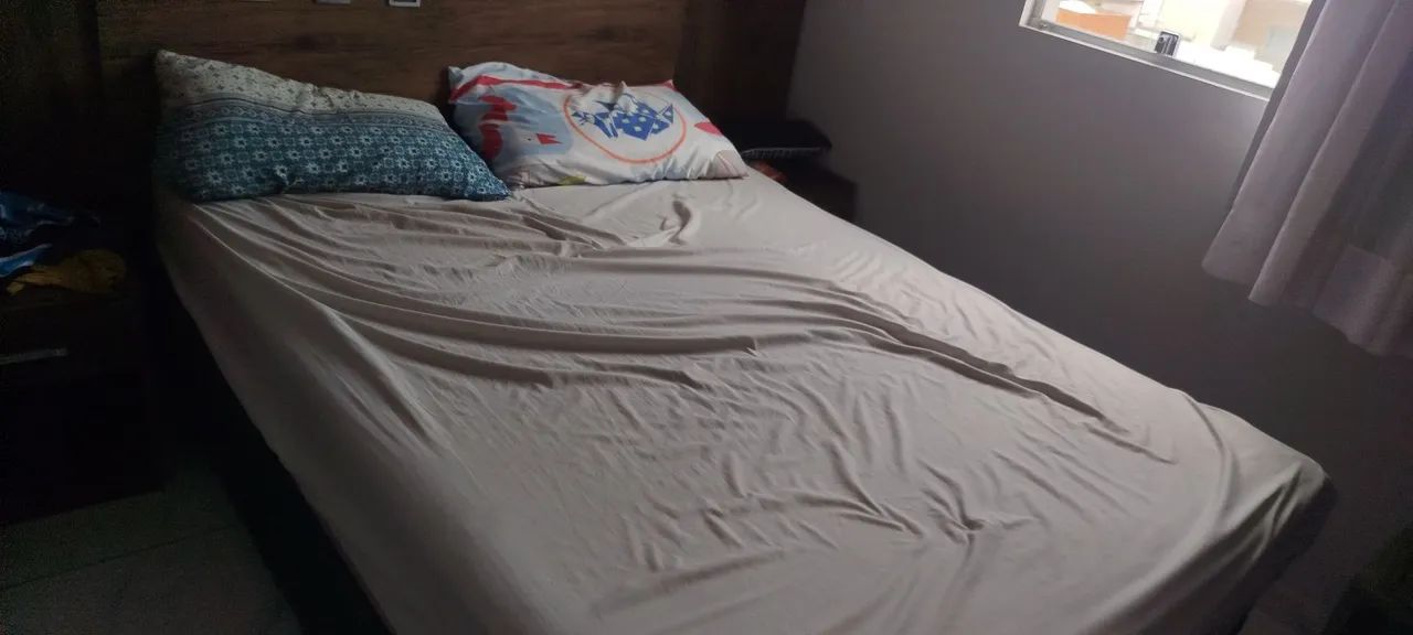 Vendo cama box casal e cabeceira 