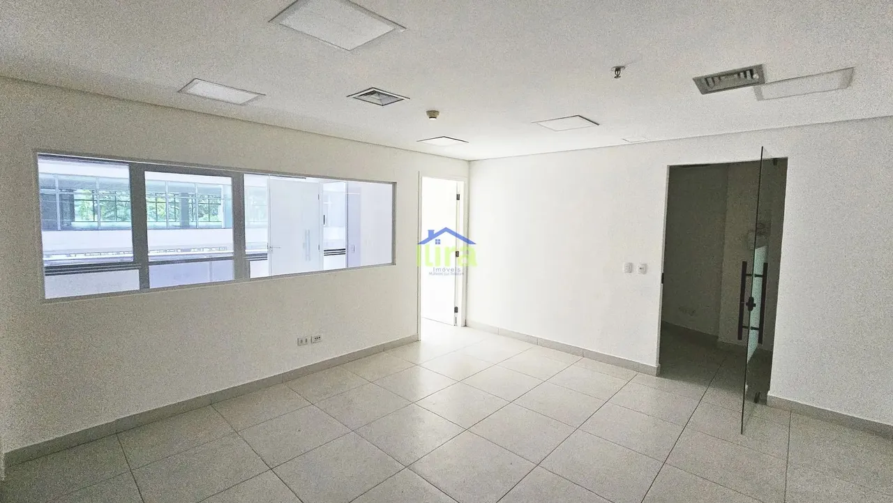 Sala para locação, 90m² com banheiro masculino e feminino, 1 vaga - Alphaville Centro Indu