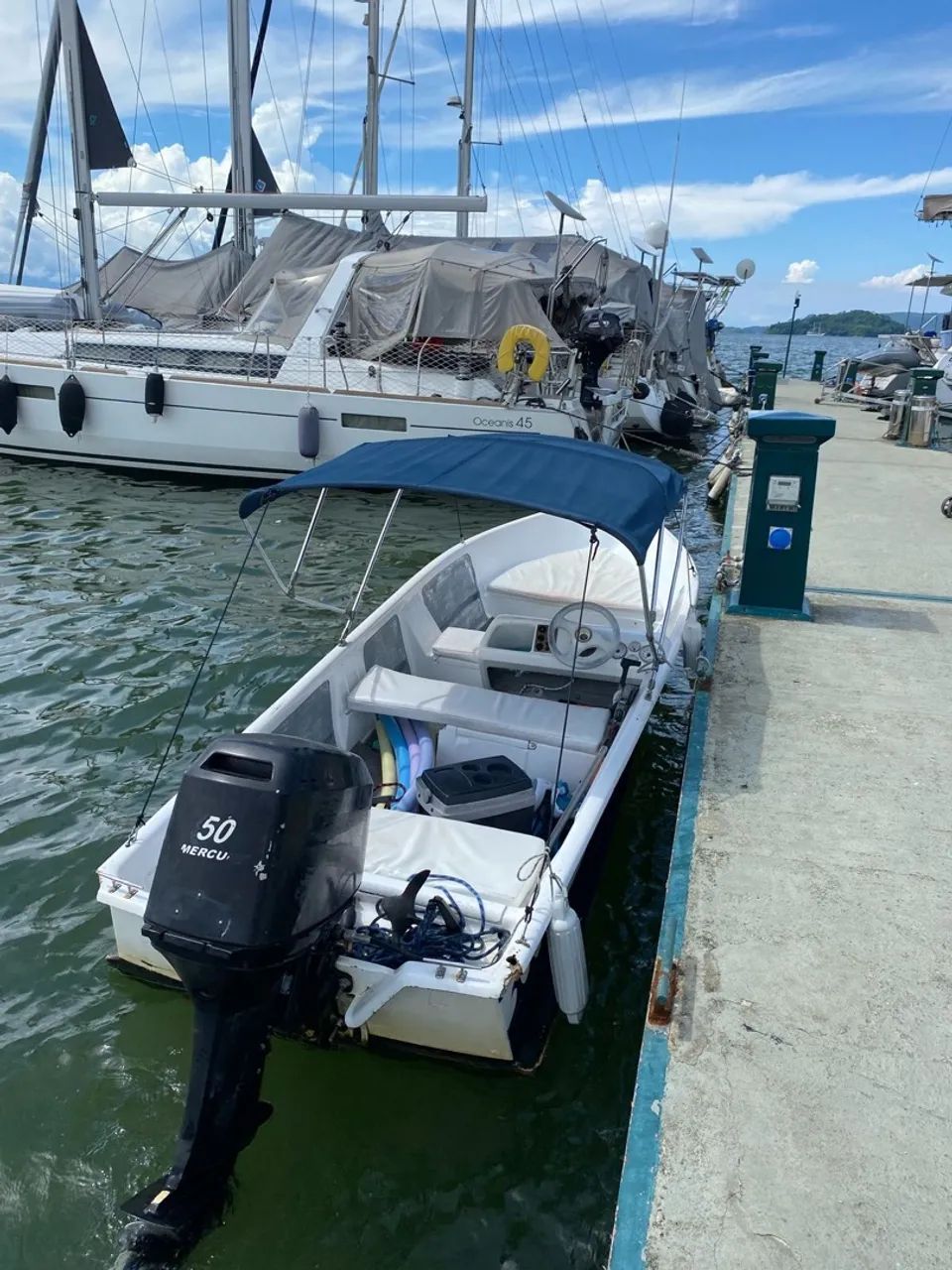 Bote com motor 50 hp 