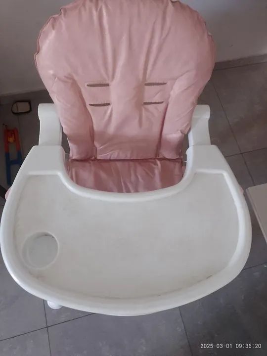 Cadeira de alimentação infantil 