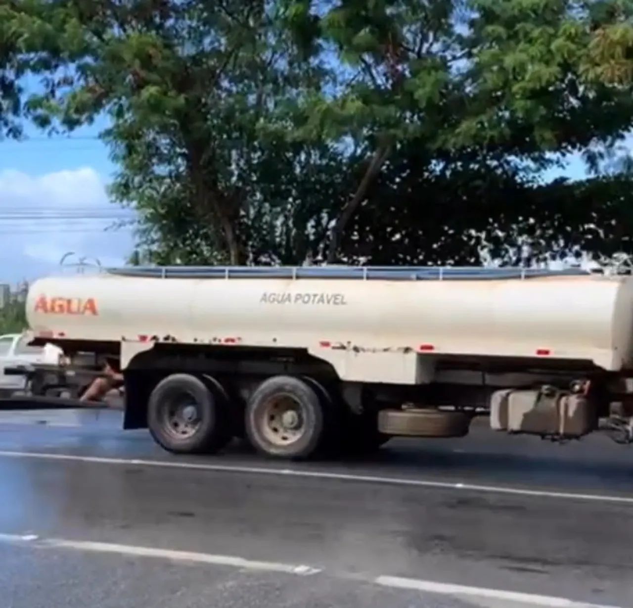 Tanque de Água 15.000 lts Vendo