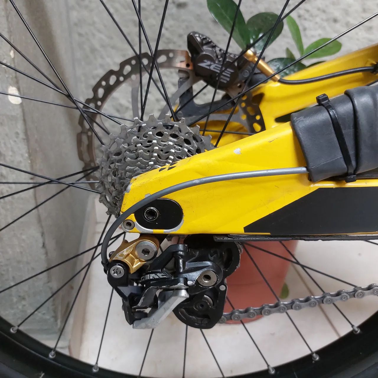 Bicicleta Nukeproof pulse aro 27,5Downhill Amarela - Foto 5