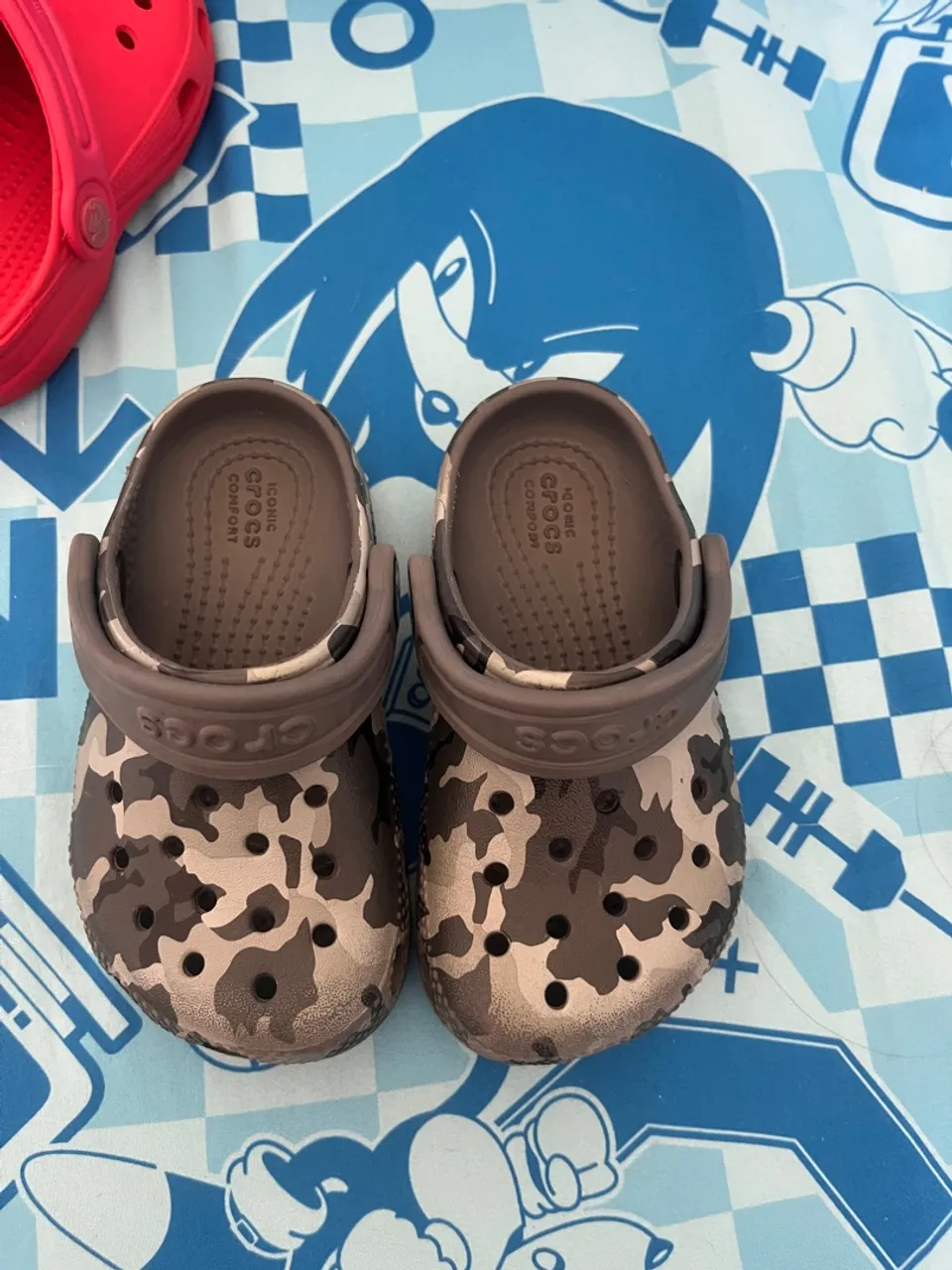 Crocs camuflada C7 - tam 19/20