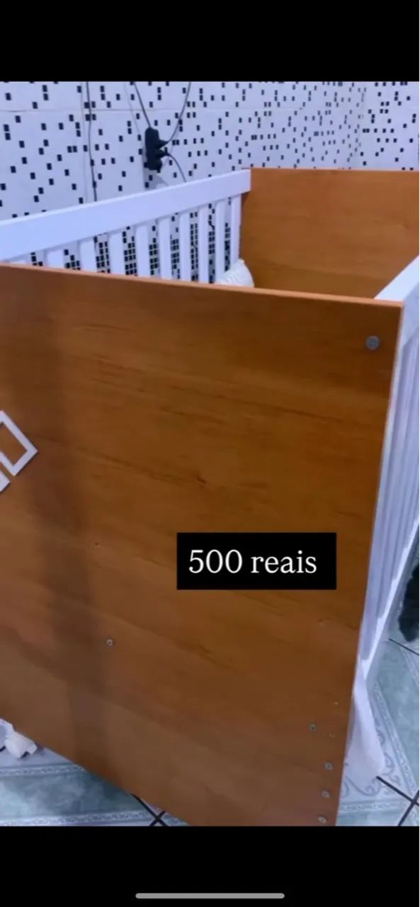 Berço infantil em madeira