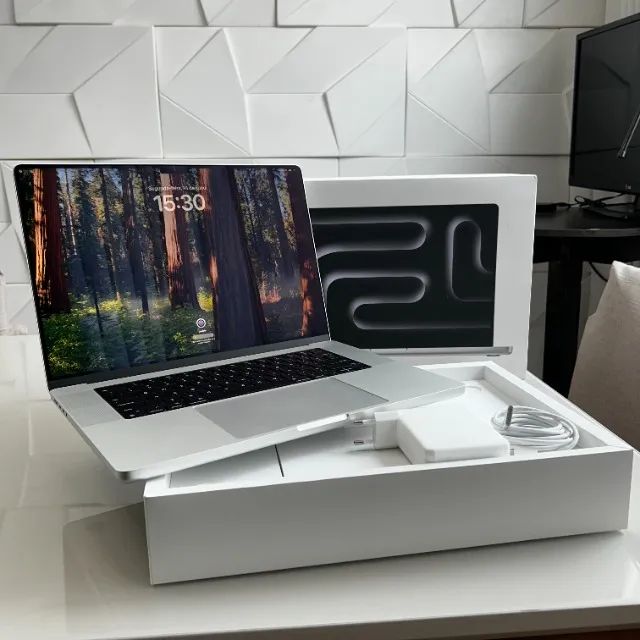 MacBook Pro M3 MAX 16 Pol 48GB RAM 1TB SSD 10 Ciclos Apenas! Completo com NF Impecável!