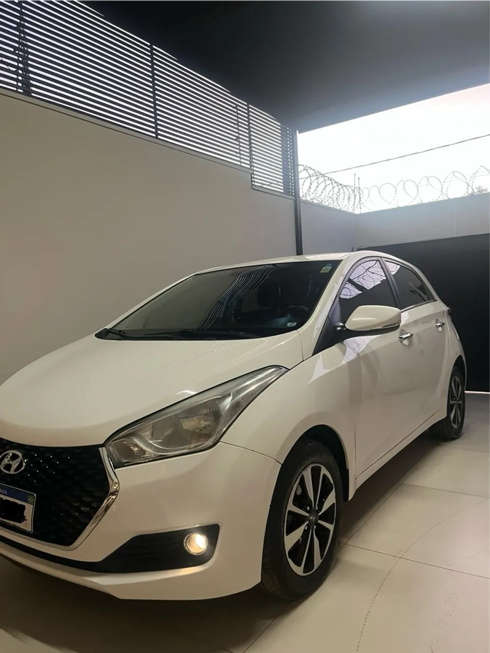 HYUNDAI HB20 1.6 PREMIUM 16V FLEX 4P AUTOMÁTICO BRANCO 2017