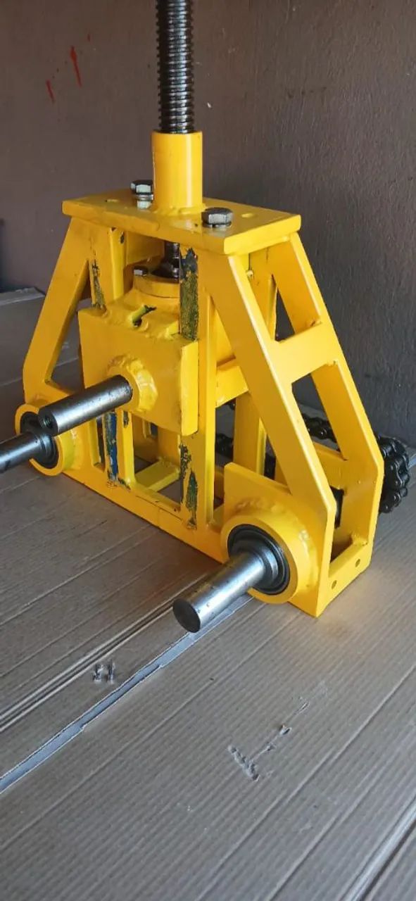 VENDO CALANDRA MANUAL PARA TUBOS E METALON  - Foto 4