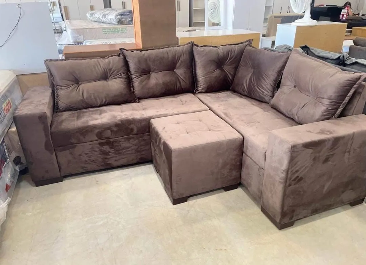 Sofá de canto com puff - Conforto e elegância para sua sala