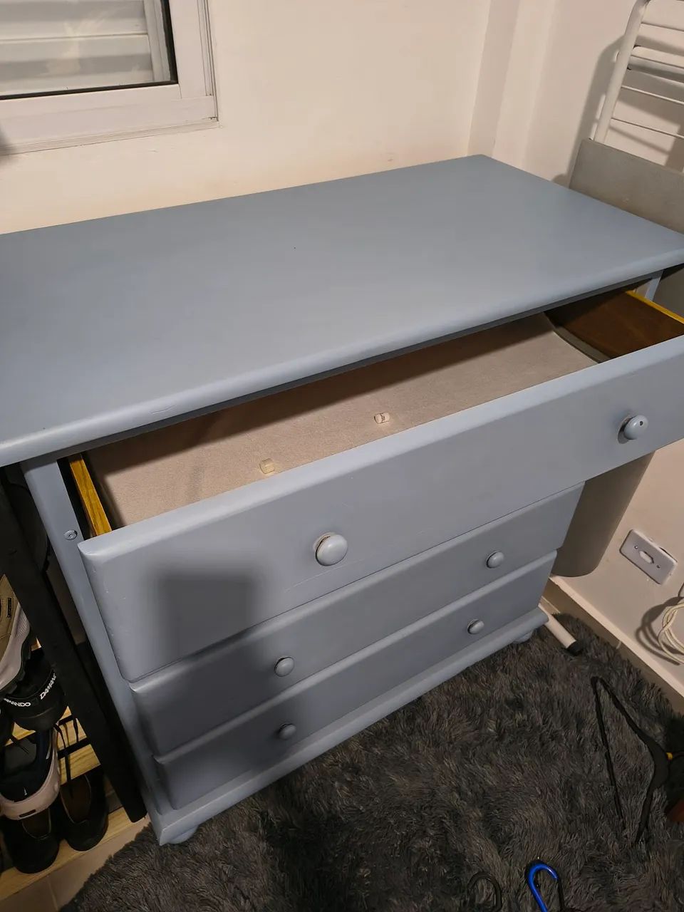 Cômoda de Madeira Maciça 