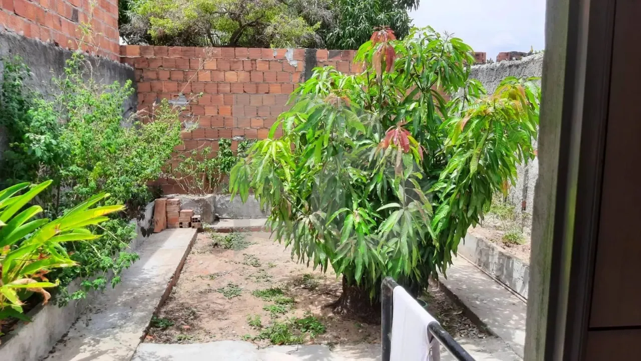 Casa localizada no Loteamento Suzana Azevedo com 1 Quarto, Quintal e Banheiro