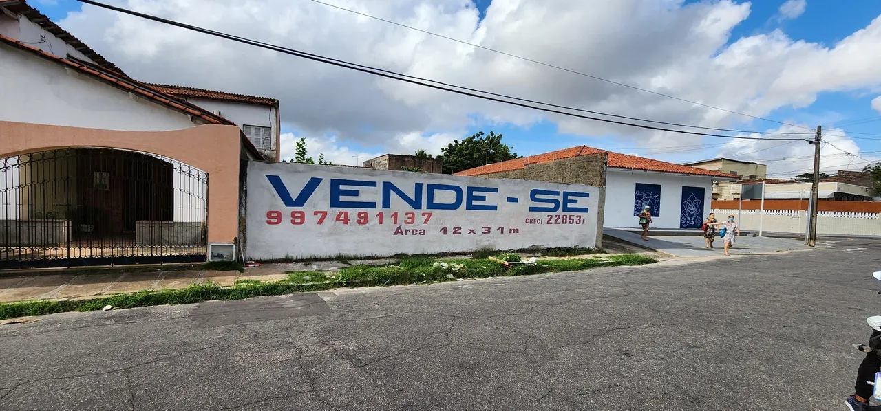 Terreno para venda tem 372 metros quadrados em Joaquim Távora - Fortaleza - Ceará