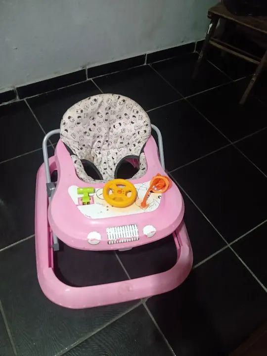 Andador de bebe da cor rosa  - Foto 3