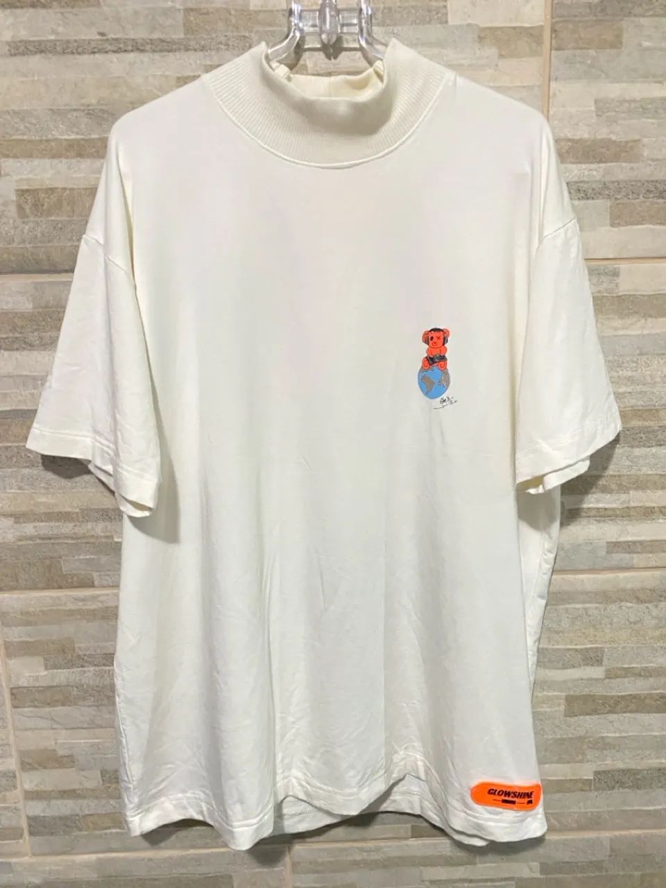 Camiseta Glowshine com Urso