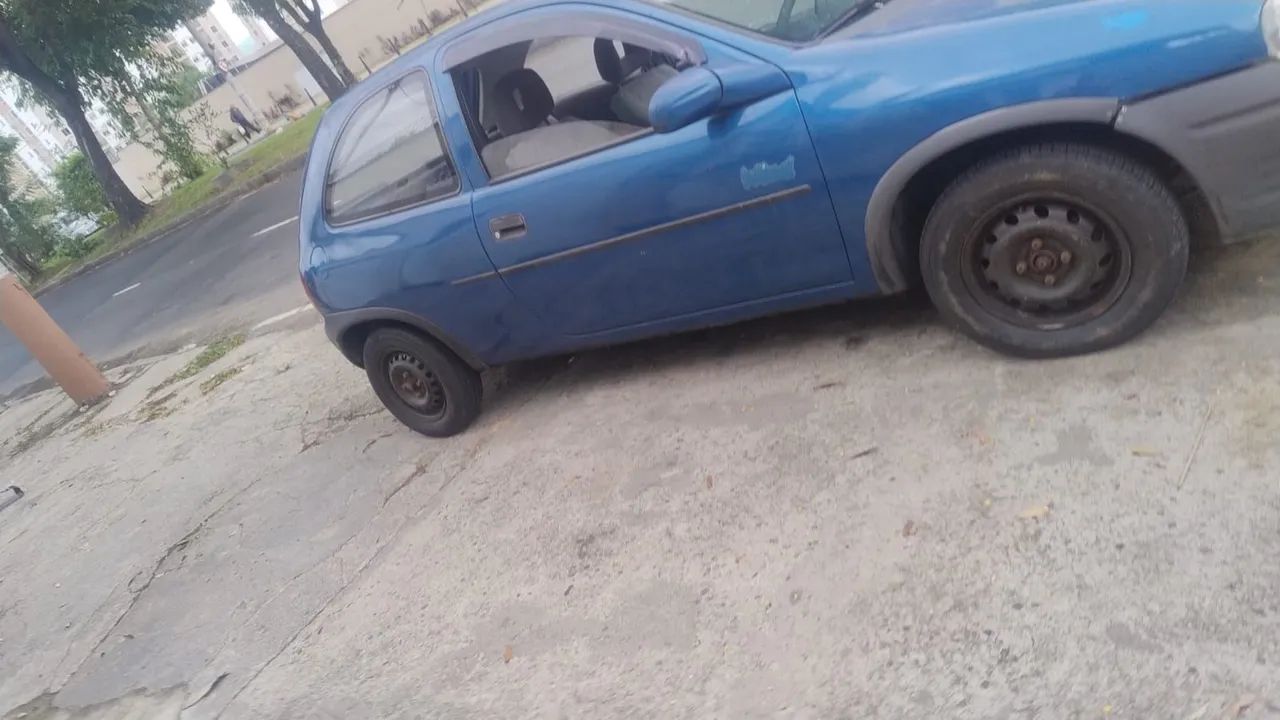 Corsa Hatch 1.0