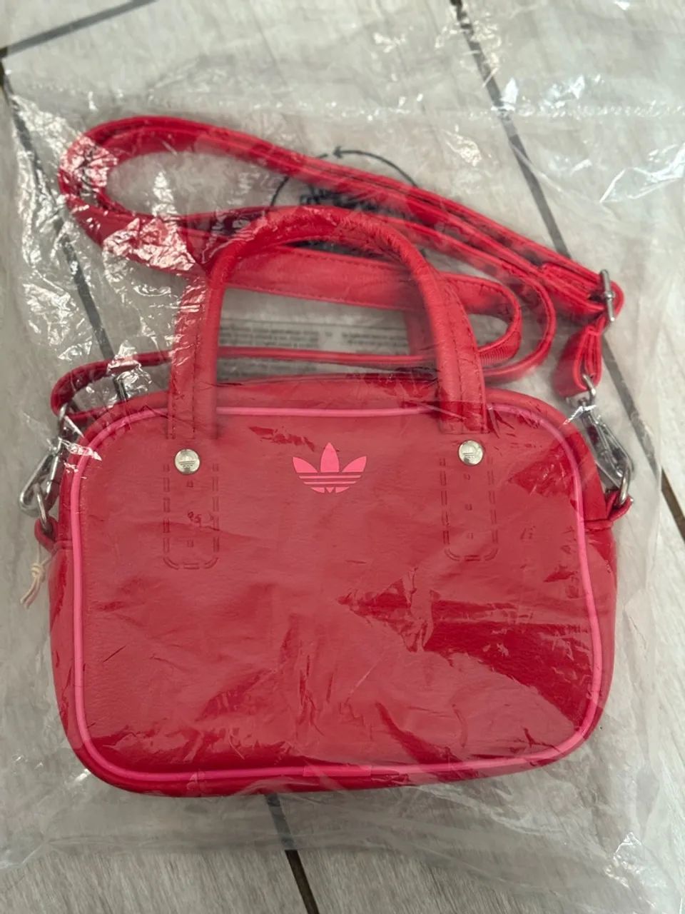 Bolsa Adidas vermelha com alça transversal