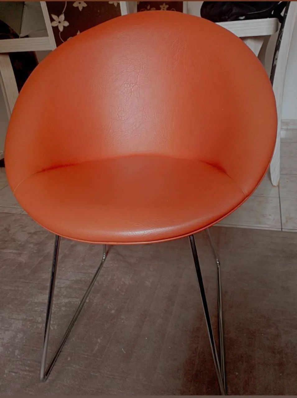 Poltrona moderna e confortável