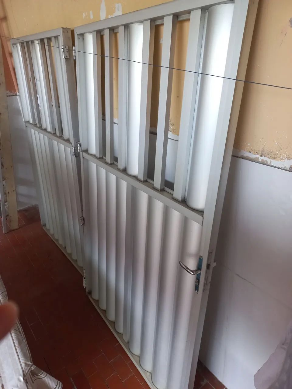 Portão de alumínio para área externa (2,52 largura  e 2,05 altura). - Foto 4