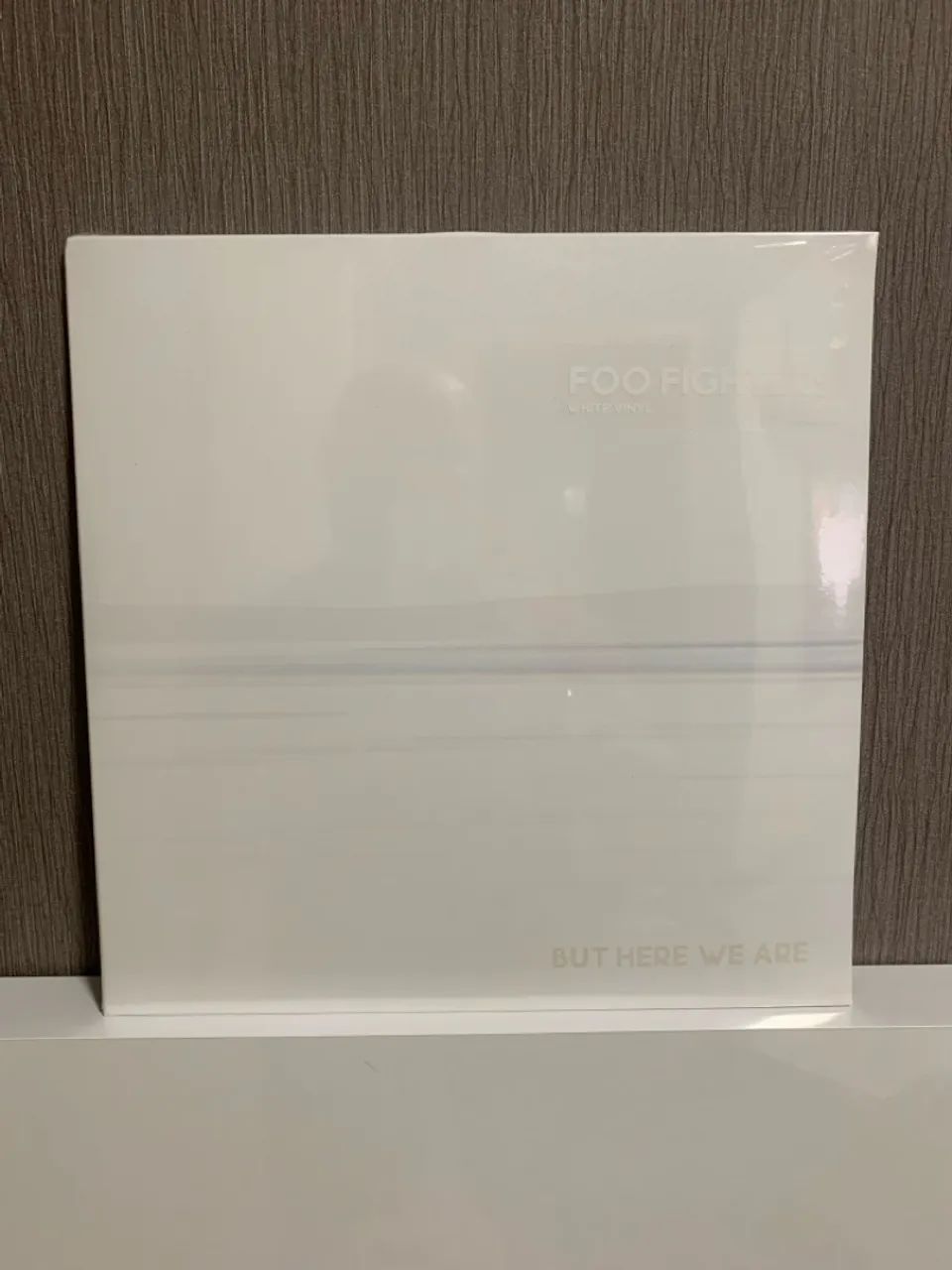 Lp Foo Fighters But Here We Are 2023 White Vinil 140 Gramas - Foto 2