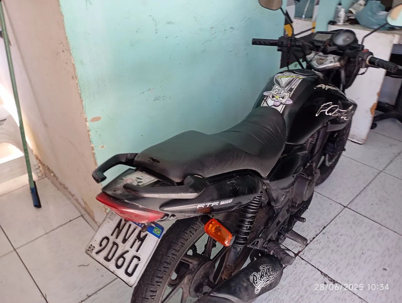 Vendo moto emplacada 