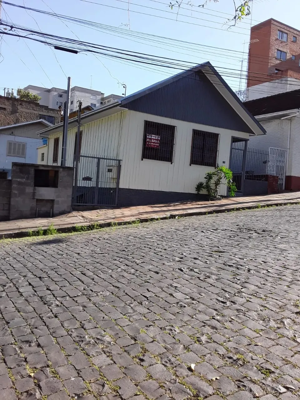 BENTOALVES aluga casa, parte superior, 03 dorm., bairro Exposição - Caxias do Sul - RS