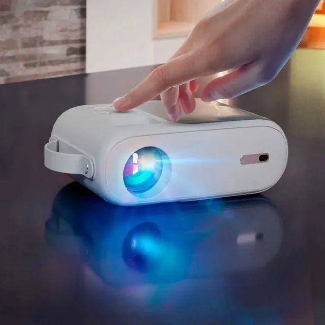 Projetor GT 3000 Lumens 720P HD com HDMI, USB, Multimídia Portátil com Controle - WZetta