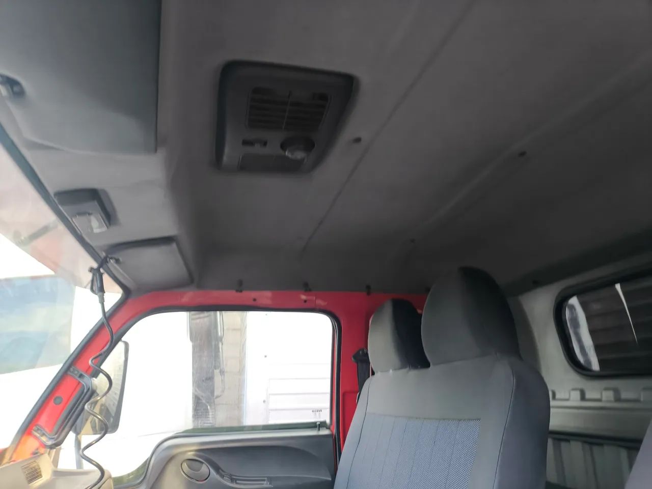 Iveco/Vertis 130 V19 Baú 2015 Bom - Foto 8