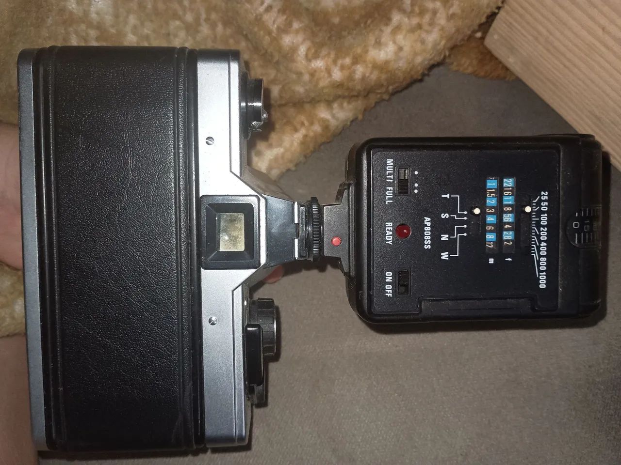 Câmera Analógica Praktica com Flash Zykkor - Foto 2
