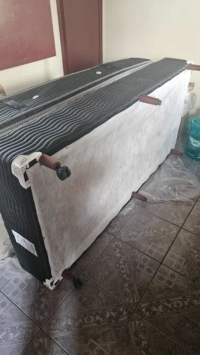 Doa-se cama box solteiro usado!