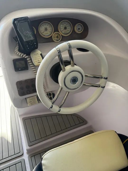 Lancha em ótimo estado 21 pés 8 tripulantes tudo novinho, sem detalhes. - Foto 7