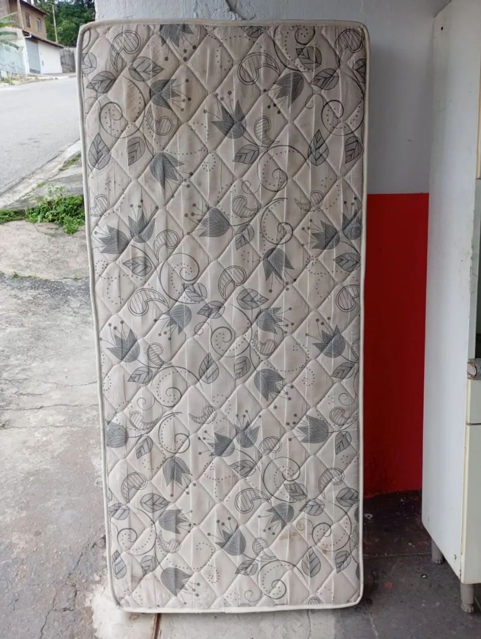 cama auxiliar com colchão embutido com rodinhas 