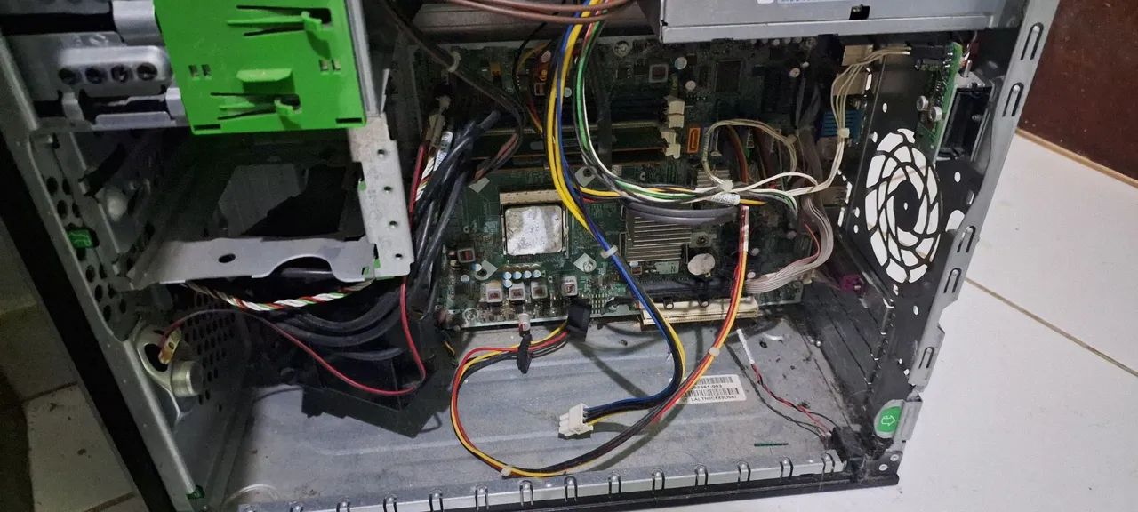 CPU recondicionada ( precisa trocar a fonte)  - Foto 4