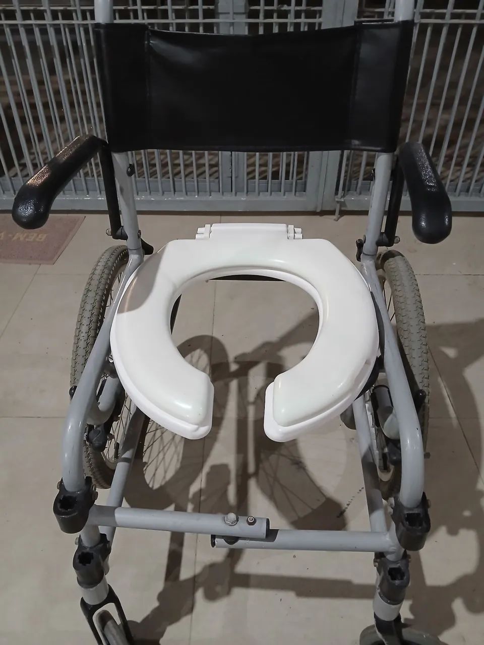 Cadeira de banho hospitalar Ortomix  - Foto 4