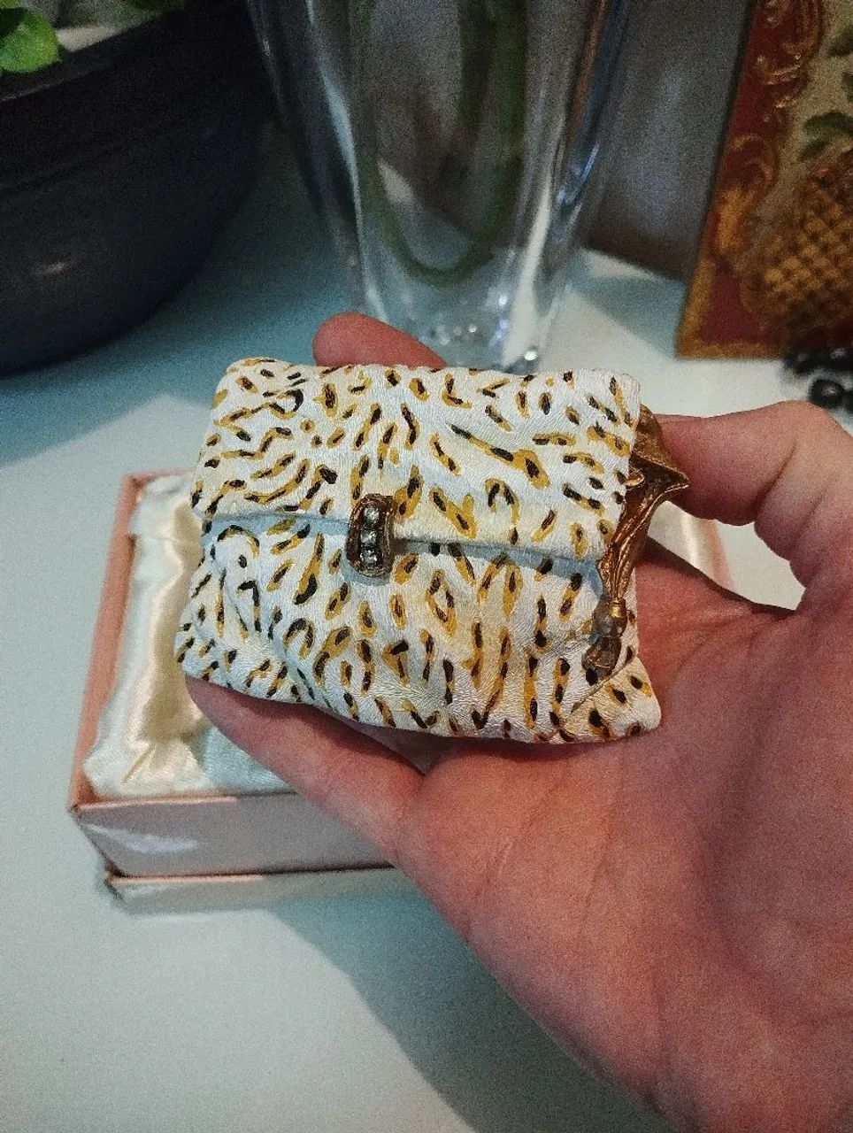 Sapatinhos e bolsinhas em miniatura colecionáveis 