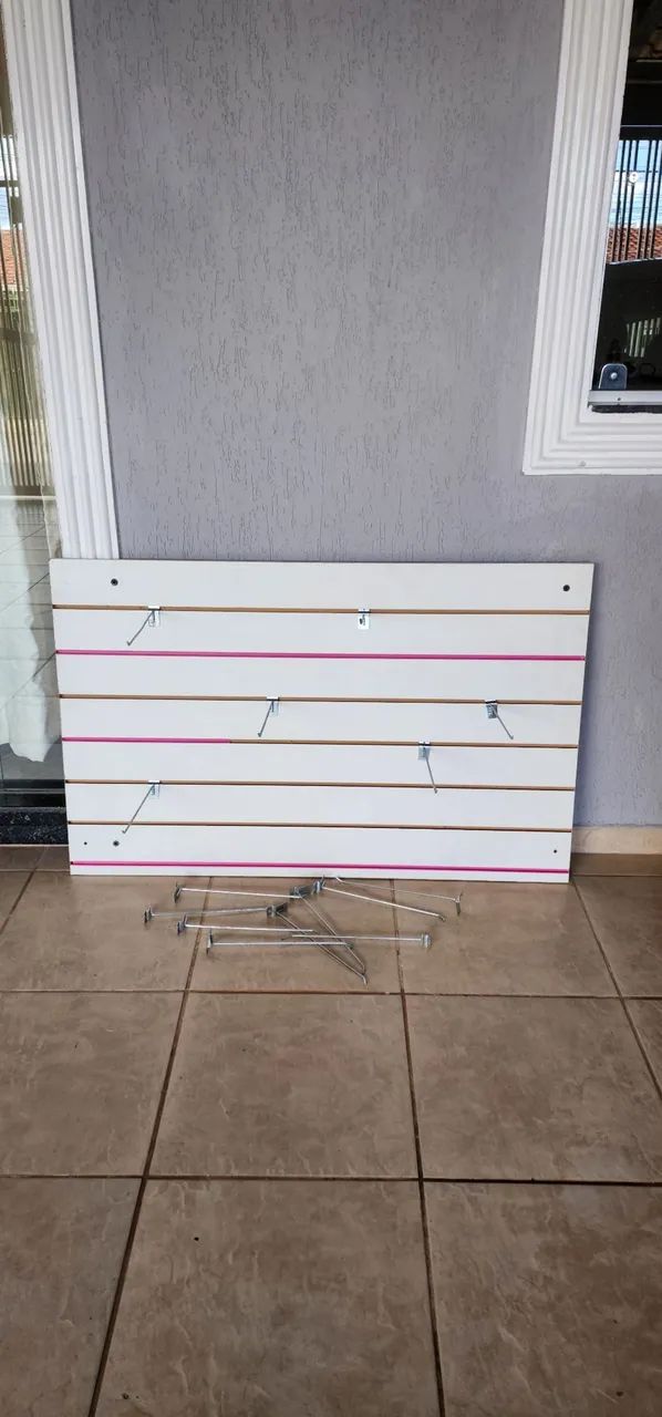 Painel canelado MDF com ganchos - Foto 2