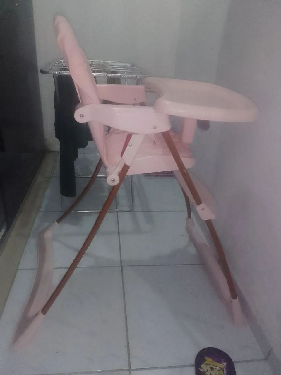 Cadeirinha de alimentação pra bebê.( estado de novo apenas 3 meses de comprado - Foto 2