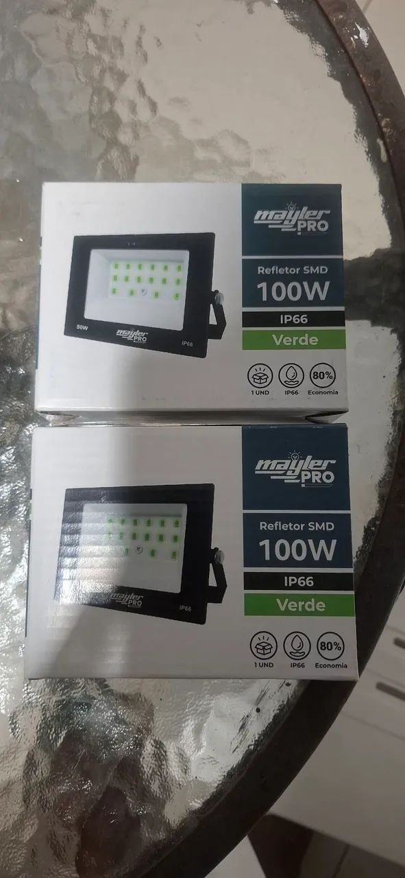 Vendo par de Refletor de Led Cor Verde 