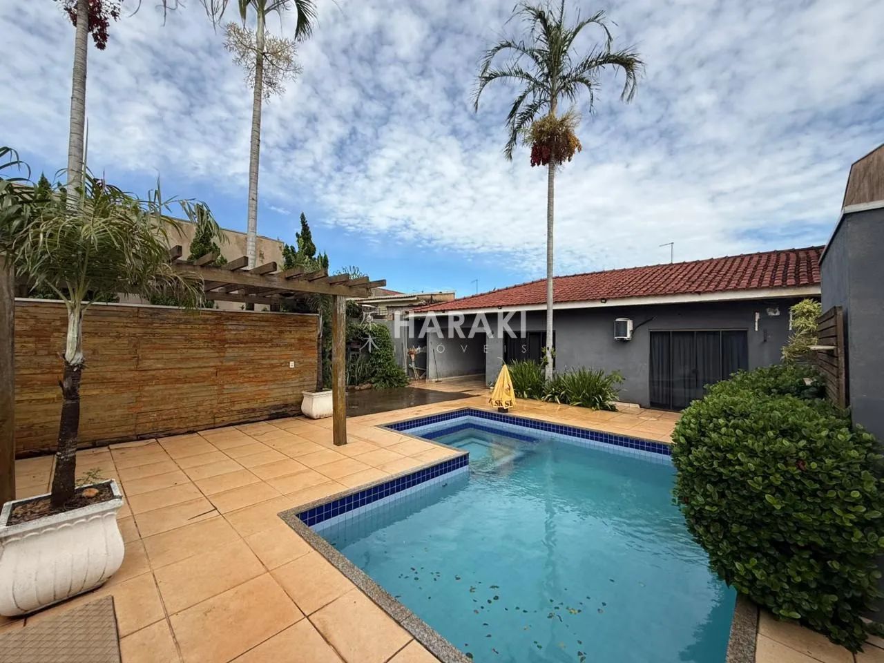 Casa ou Sobrado à venda em Parque Residencial Tuiuti, Maringá-PR