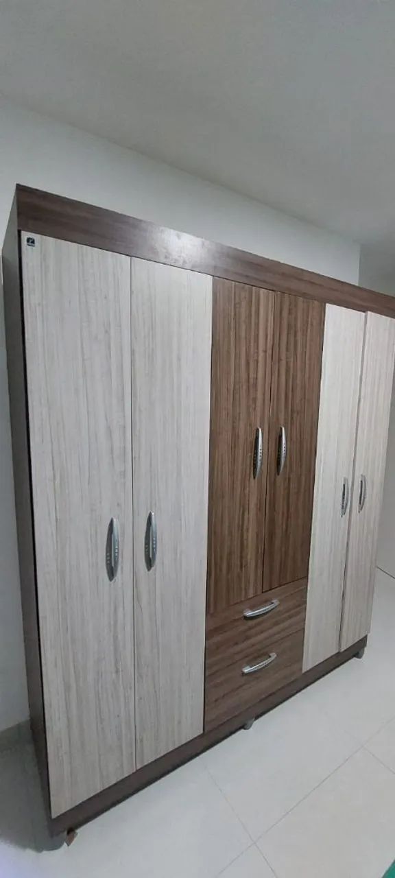 Guarda roupa conservado