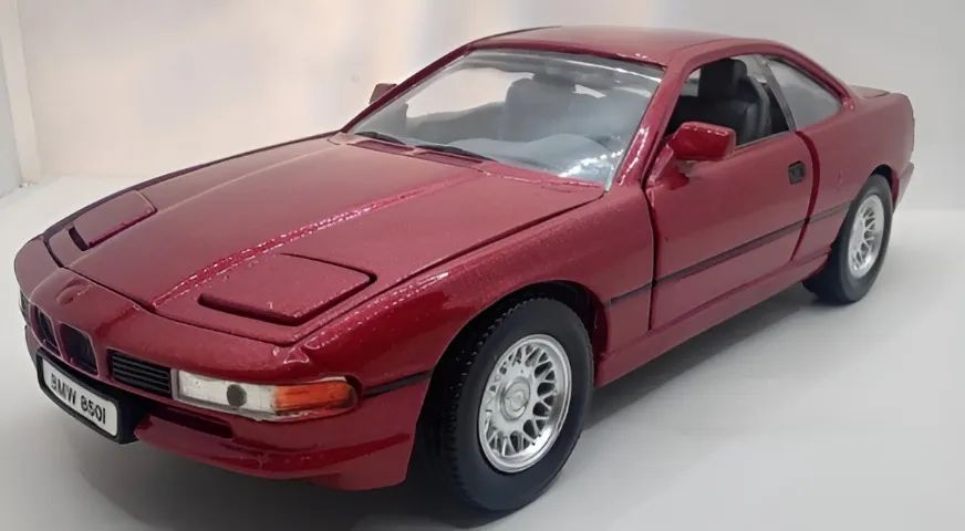 Miniatura Bmw 850i 1/24 Vermelho - Hobbies e coleções - Centro