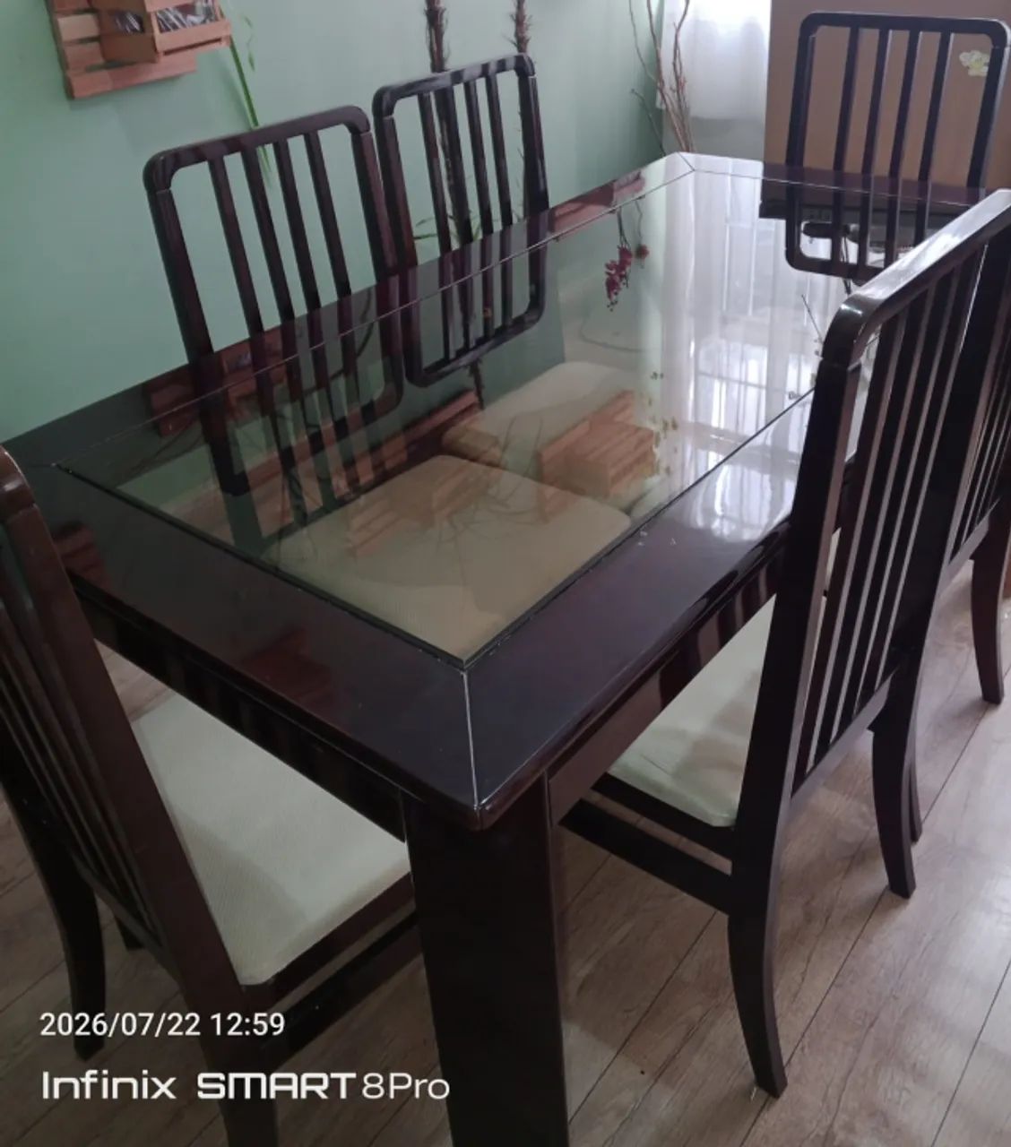 Mesa de jantar em Mogno com vidro 6 lugares com cadeiras