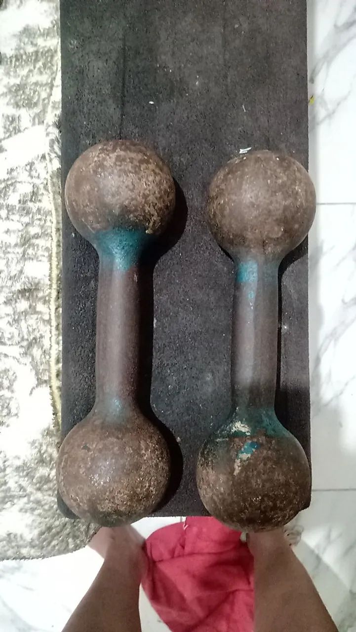 Halteres de 5kg ( Ferro Maciço)