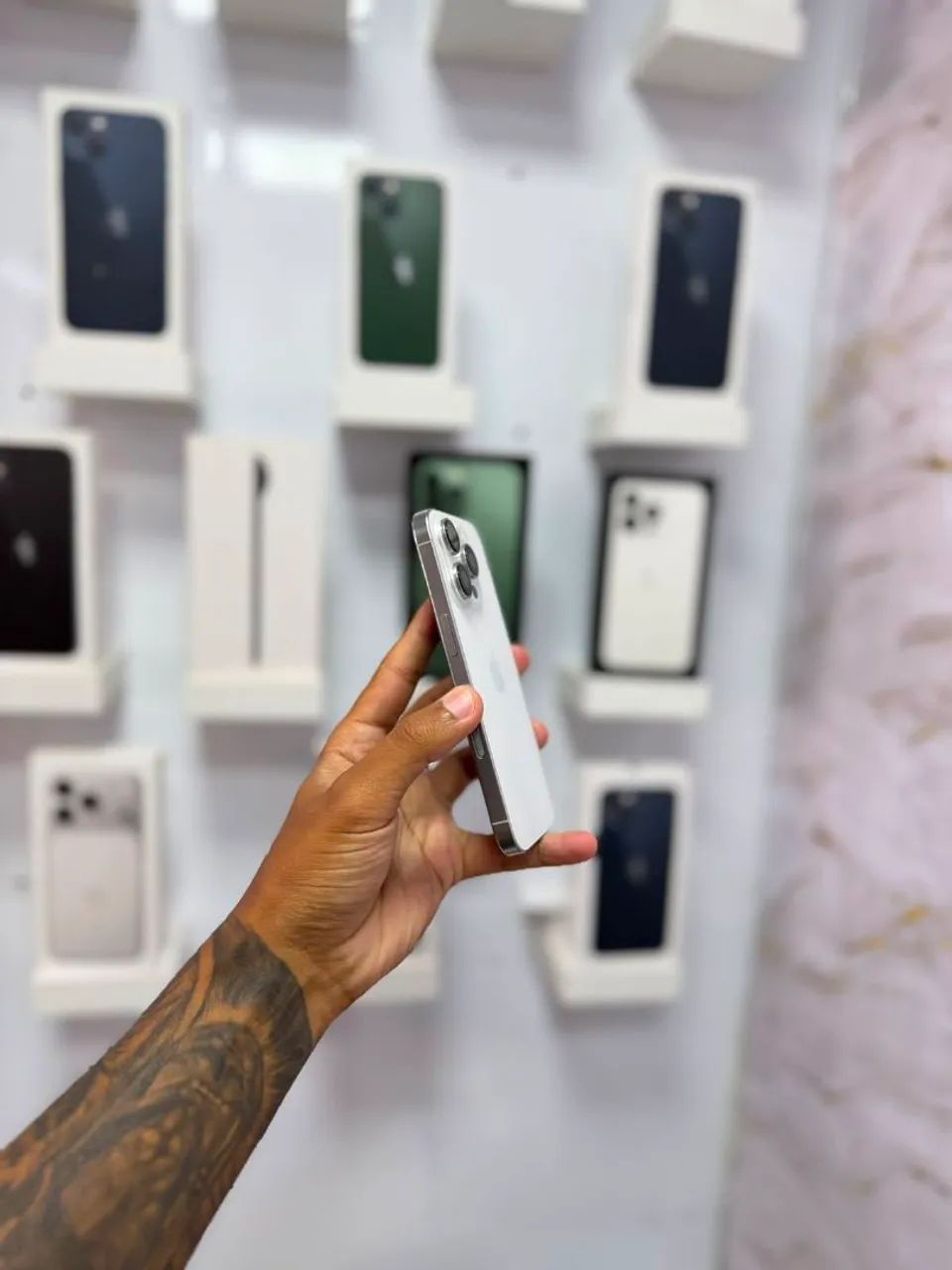 IPHONE 16 PRO256GB<br>R$ 4.999 - Foto 2