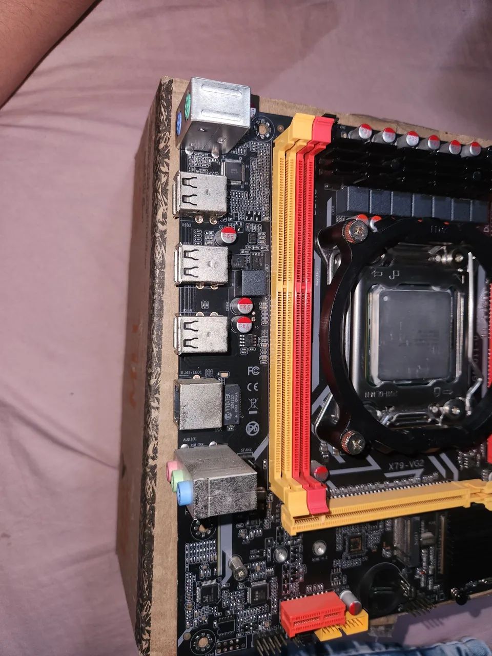 Placa mãe ZSUS-X79 VG2, Intel LGA2011, Xeon E5 2689, CPU C2. - Foto 4